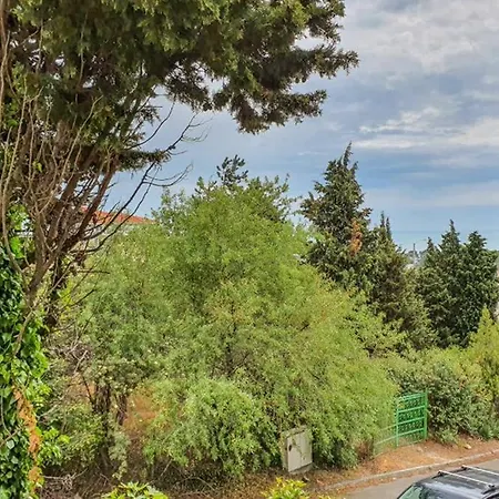 Private In Cypress Complex 12 * Warna