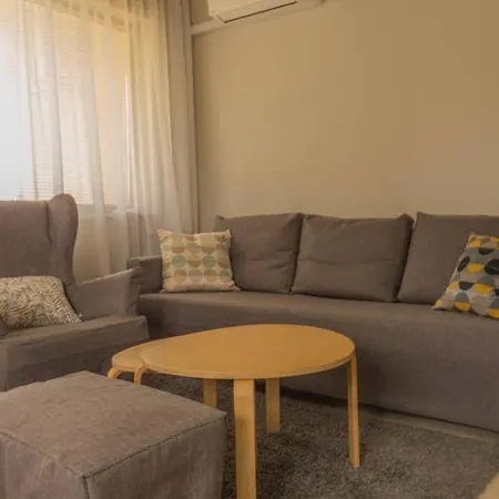 Private In Cypress Complex 12 Apartment *